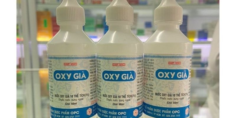 Sử dụng oxy già là một cách xử lý khí độc trong ao nuôi tôm