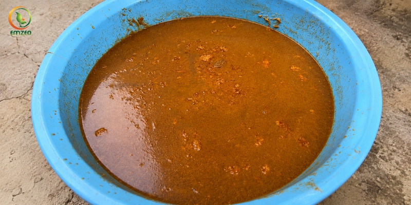 Dung dịch phân cá có màu nâu sẫm